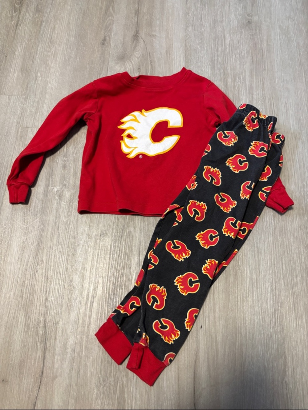 NHL Calgary Flames Red and Black Kids Pajama‎ Set